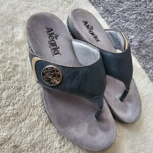 Alegria Women's Molly Jean Baby Leather Slip On Thong Sandals Size 6.5 Blue Boho